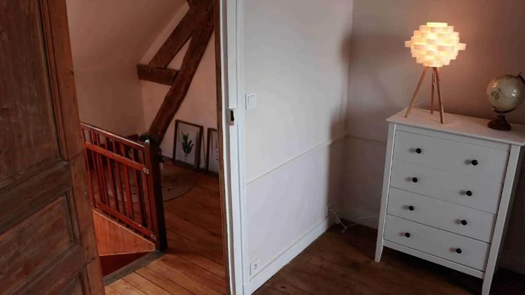 Chambre Calme Et Accueillante 13 Kmtrs Aeroport, Parking Gratuit, Navette Gare Ou Aeroport Saint-Germain-la-Poterie