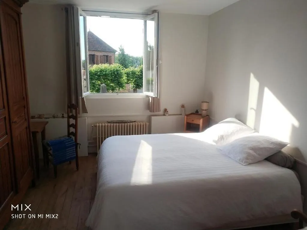 Chambre Calme Et Accueillante 13 Kmtrs Aeroport, Parking Gratuit, Navette Gare Ou Aeroport Saint-Germain-la-Poterie Ferienhaus